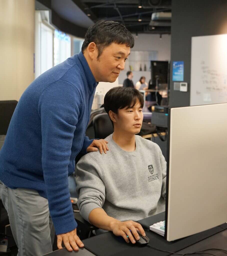 선웅님(왼쪽)과 용진님(오른쪽)이 자유로운 소통을 이어가는 중.